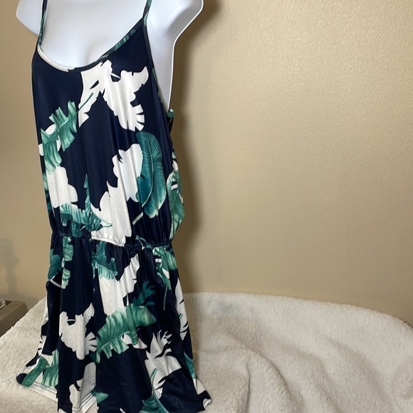 ROMPER Size Large - Picture 4 of 9